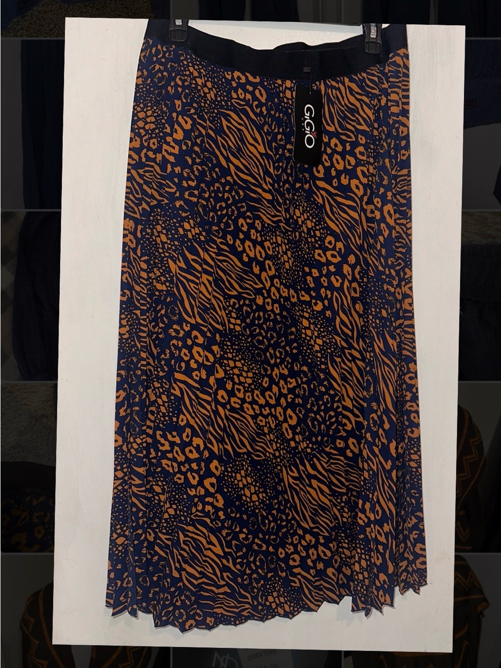 Gigio Navy and Rust Animal-Print Pleated Midi Skirt.  Accordion pleated skirt.